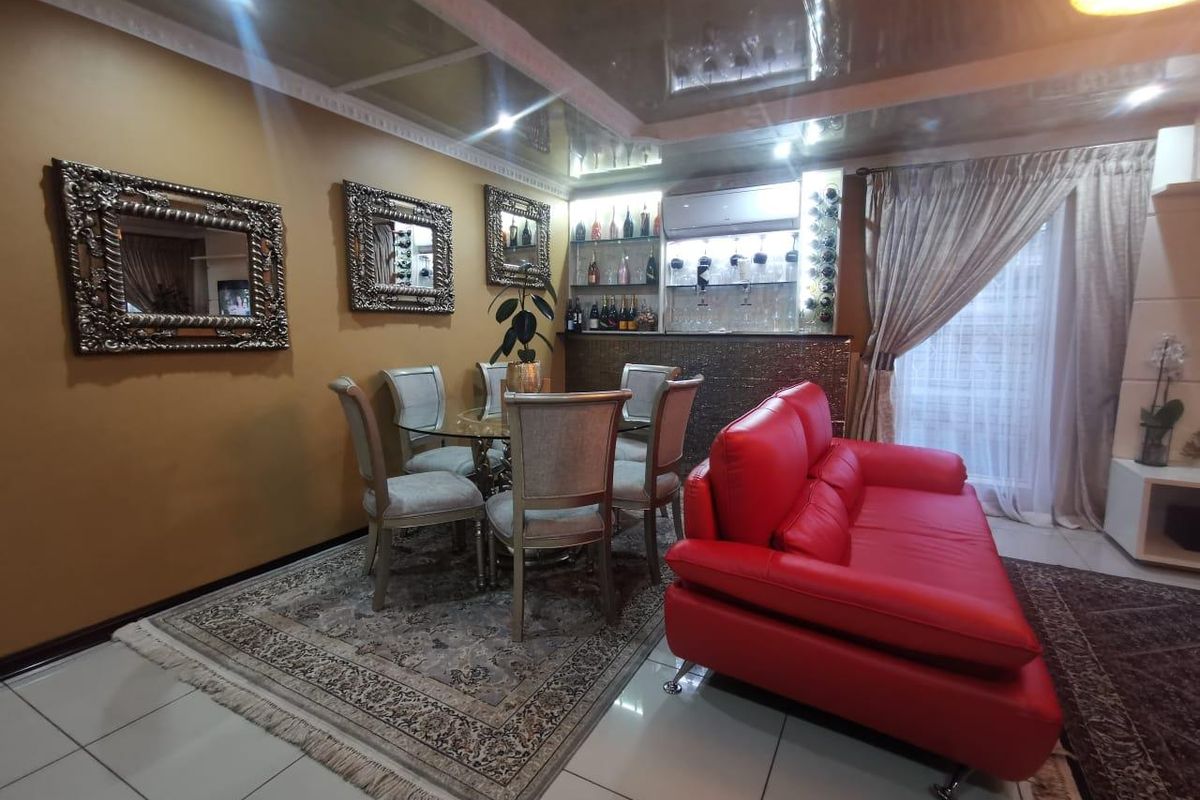 This beautiful modern finished property is  situated in the quiet street of Arboretum close to all your Amenities - Photo 4