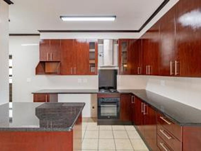 3 Bedroom House for Sale in Carlswald - Photo 6