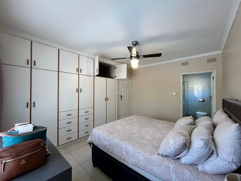 A Sunny Family Home with a pool in The Wolds, Pinetown - Photo 10