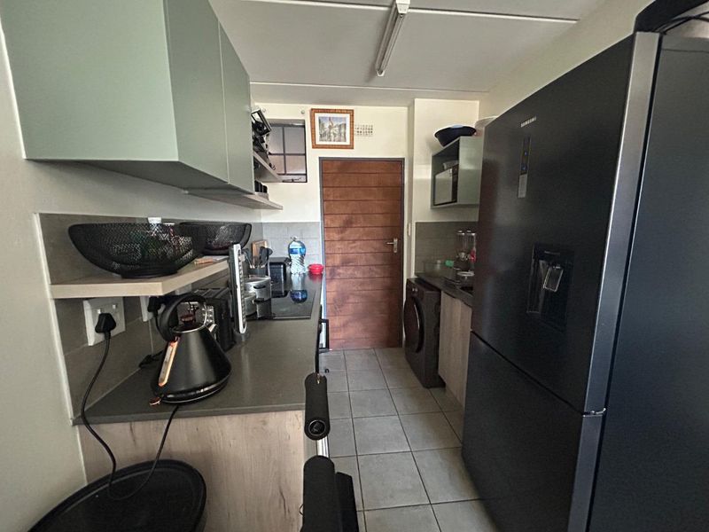 2 Bedroom Apartment in Lotus gardens - Photo 3