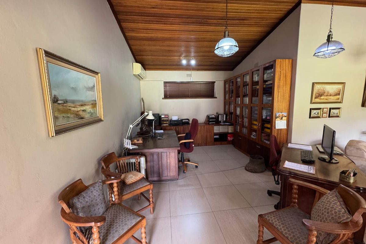 Large Home with flatlets for sale in a boomed off street - Photo 5