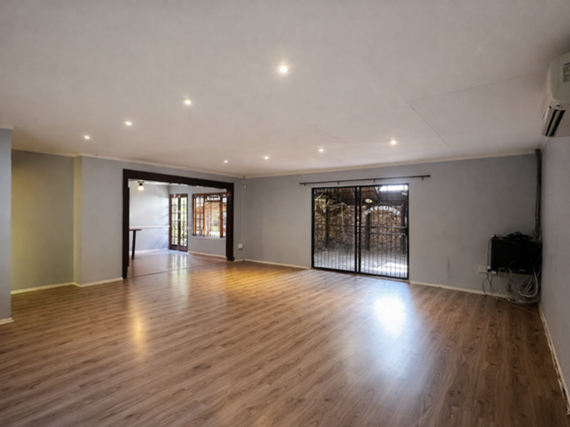 Family Home with Pool & Braai Room in Langenhovenpark - Photo 8