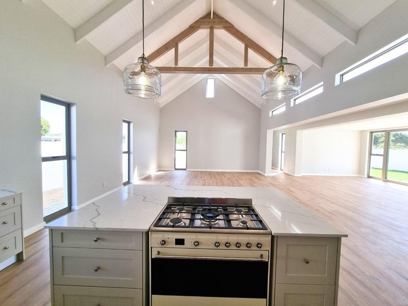 Architectural Excellence in Vermont's Crown Jewel - Photo 8