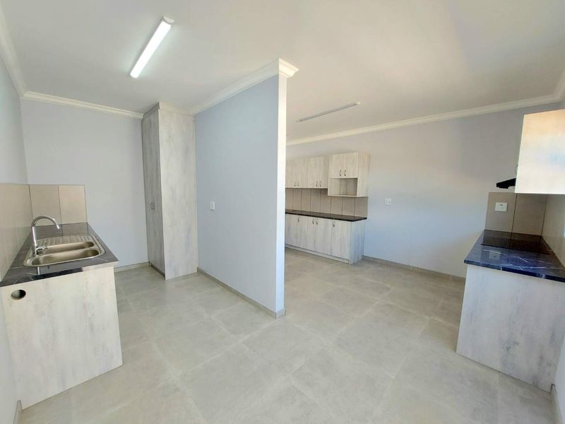 Brand new 3 Bedroom home wih 3 Garages - Photo 9