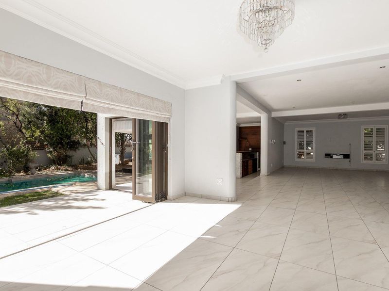 5 Bedroom House for Sale in Dainfern Golf Estate - Photo 3