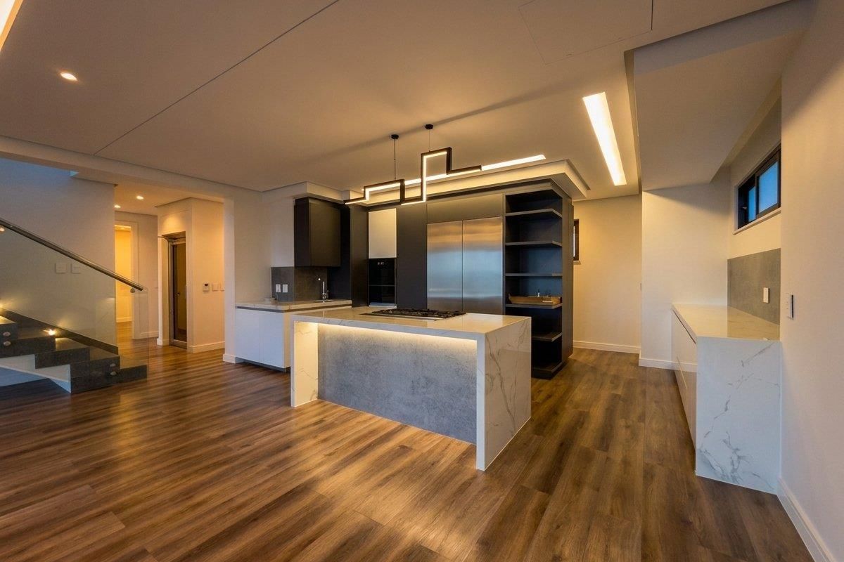 Luxury Apartment Living - Photo 4