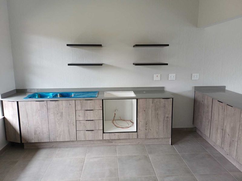 Newly Renovated 2-Bedroom, 1-Bathroom Unit - Photo 6