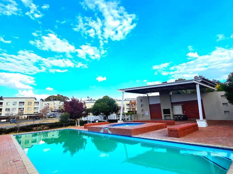 2 bed, 1 bath apartment for sale in Paulshof, Midrand. - Photo 10