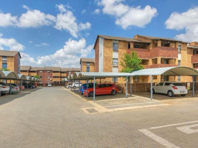 Ground floor 2 Bedroom - Photo 3