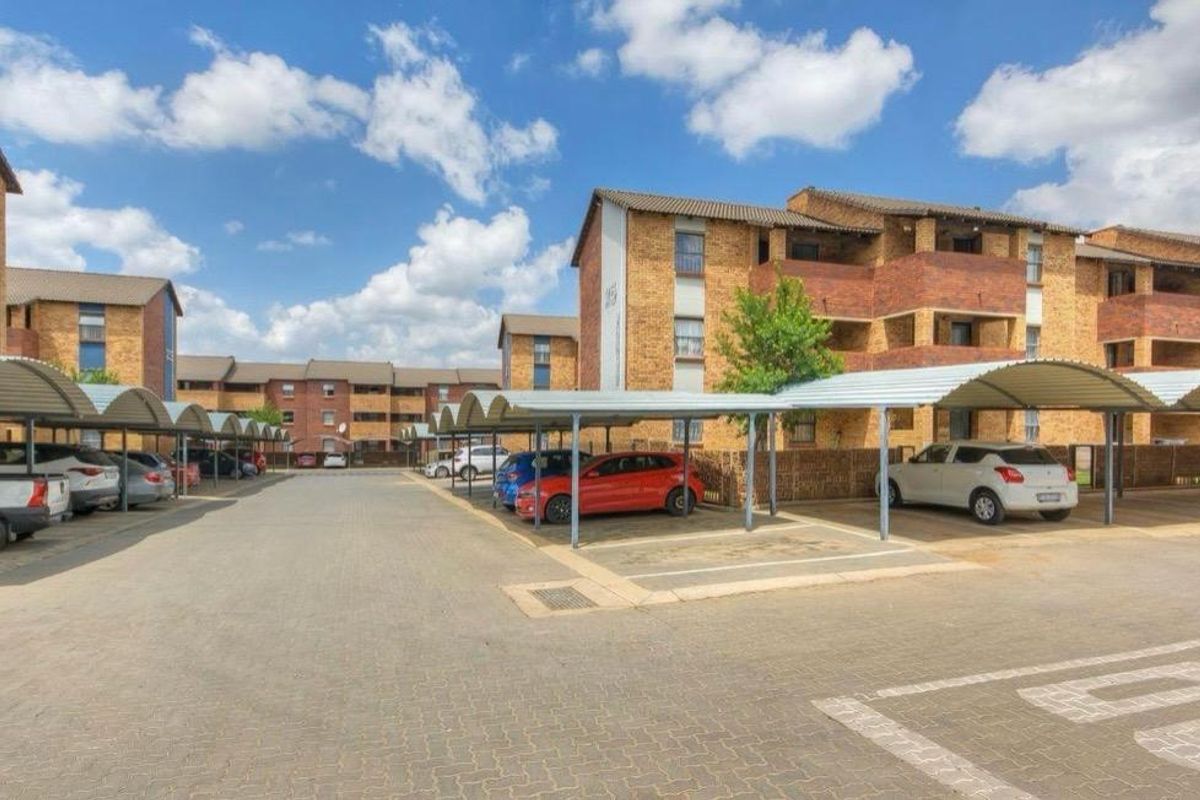 Ground floor 2 Bedroom - Photo 3