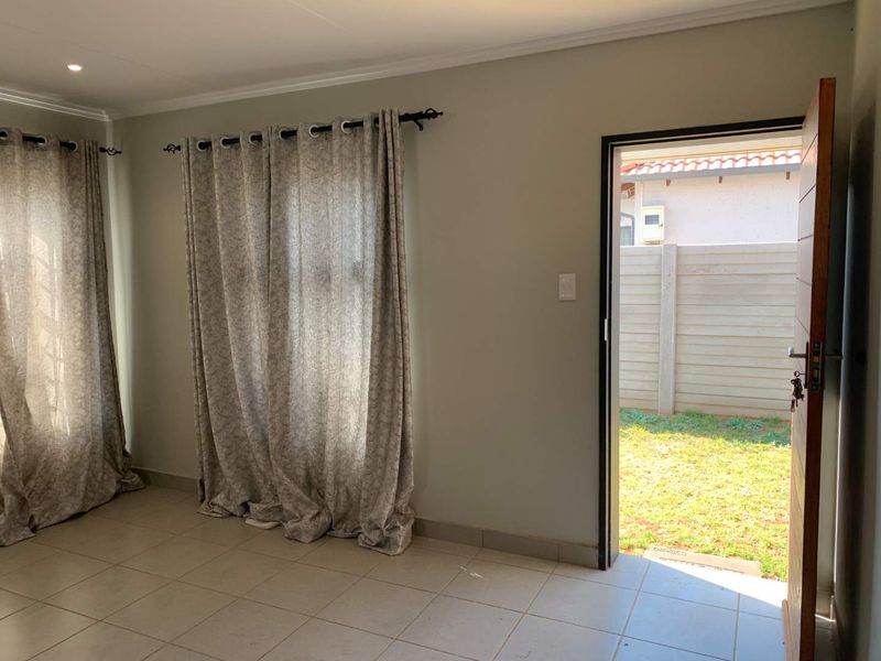 **Charming 3-Bedroom House for Sale in Protea Glen Ext 45** - Photo 8