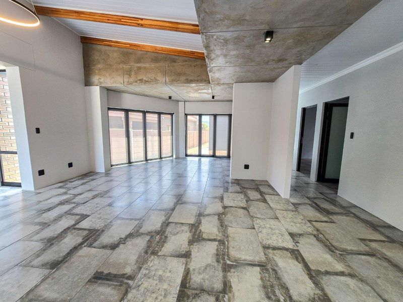 Ultra modern, one-of-a-kind three bedroom family home. - Photo 3