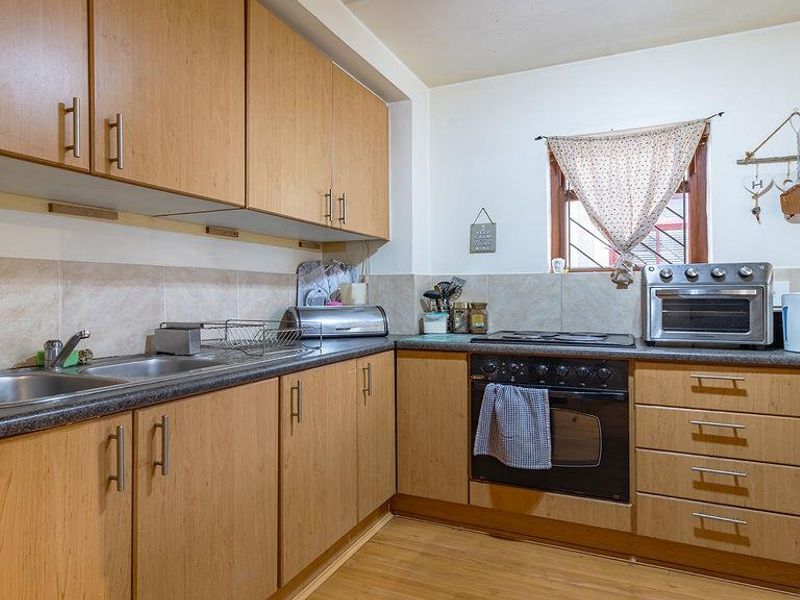 Step Into This Cozy And Open Plan Duplex, Where Every Detail is Designed For Comfort - Photo 3