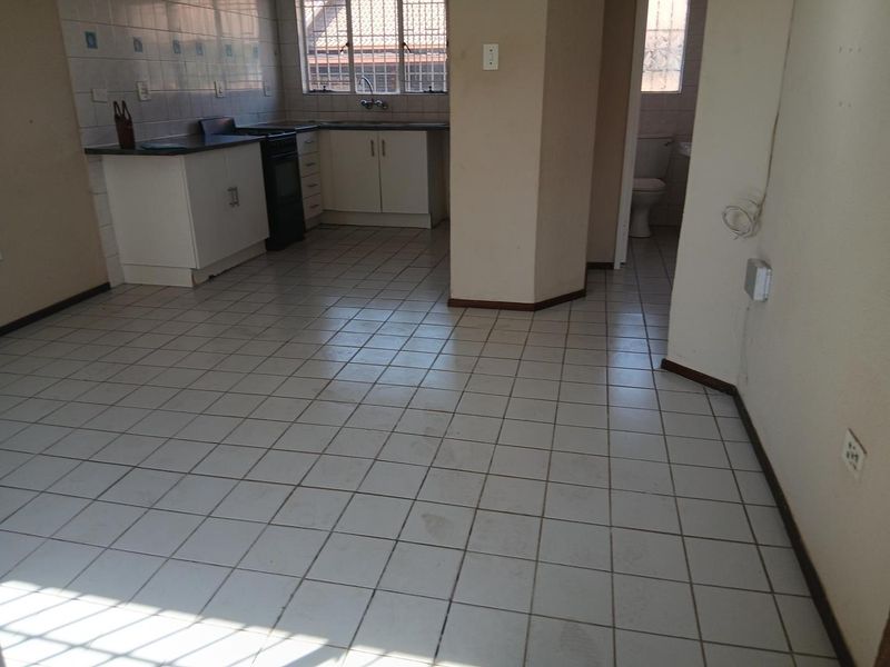 Simplex Townhouse - Photo 4