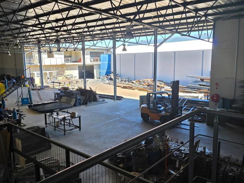 Warehouse for Lease in Southern Industrial Area - Photo 2