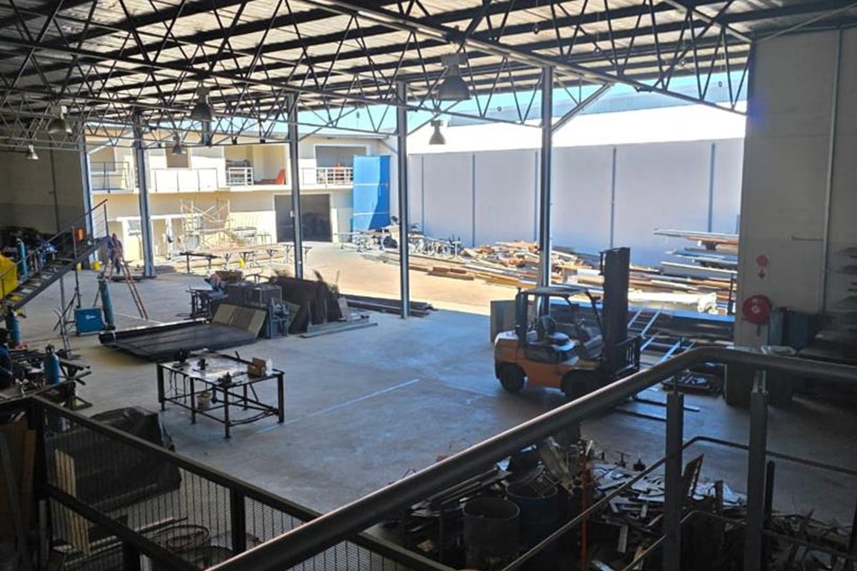 Warehouse for Lease in Southern Industrial Area - Photo 2