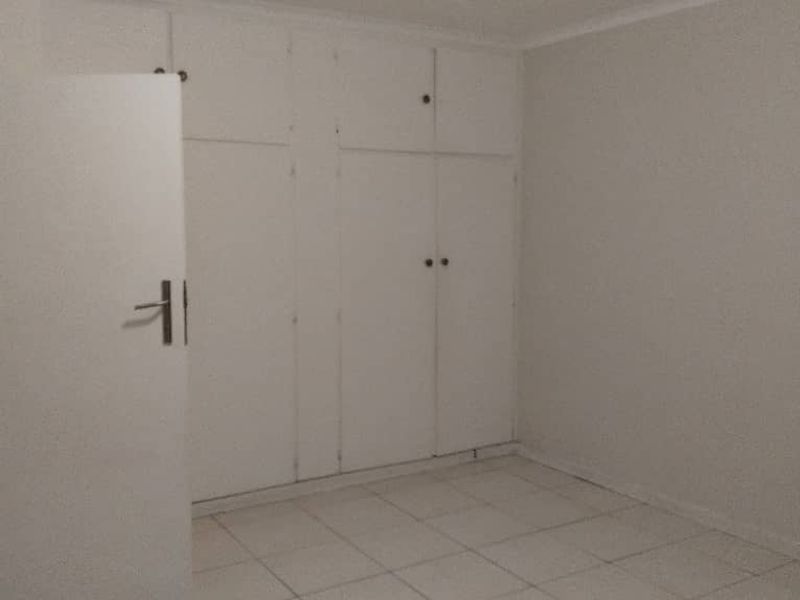FOR SALE: 3 bedrooms apartment for sale in Koch Properties, CBD, Walvis Bay, Selling price N$1,100,000 cost excluded - Photo 7