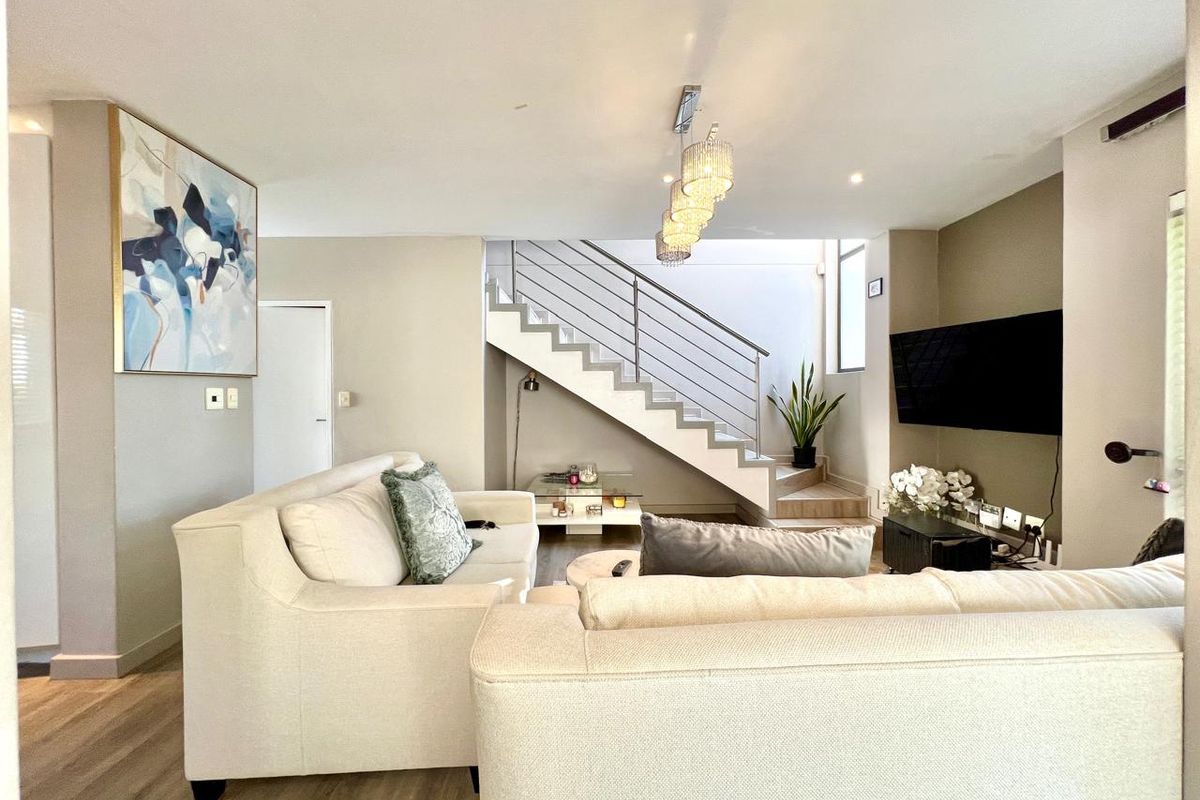 EXCEPTIONAL THREE BED DOUBLE STOREY TOWNHOUSE IN ESPRIT ESTATE FOR RENTAL - Photo 4