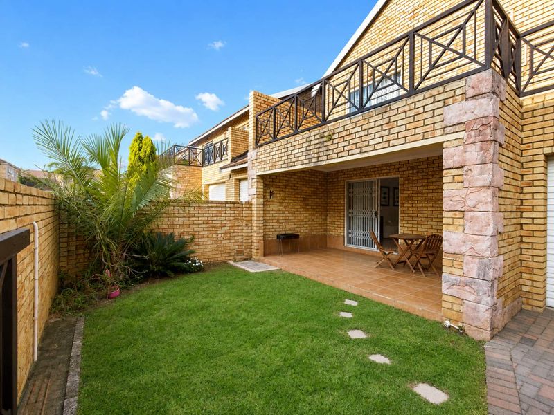 3 Bedroom Townhouse to rent in Wigeheuwel - Photo 2