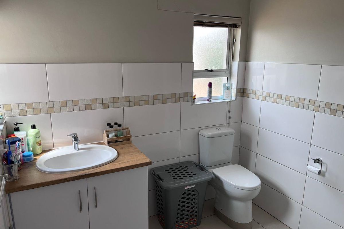 Two-bedroom retirement unit FOR SALE - Photo 4