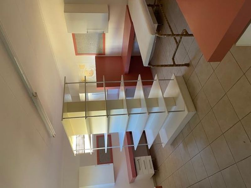 Luxurious 8-Bed Mansion: Your Dream B&B Awaits - Photo 4