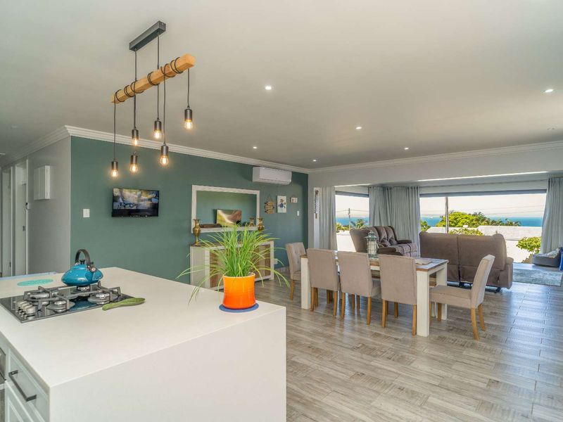 Immaculate, renovated home on pancake flat land with magnificent ocean views! - Photo 7