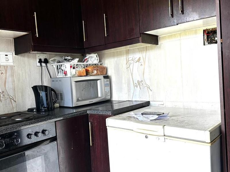 Your Next Home Awaits! 3-Bedroom Rental with En Suite & Garage - Photo 6