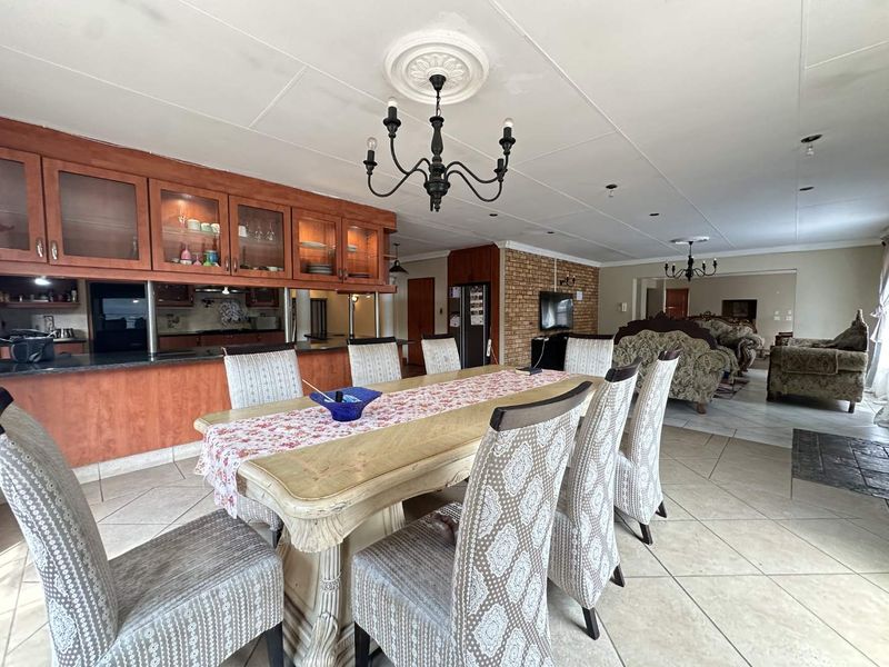 Exceptional Multi-Dwelling 1-Hectare Estate – Income & Lifestyle in One - Photo 5