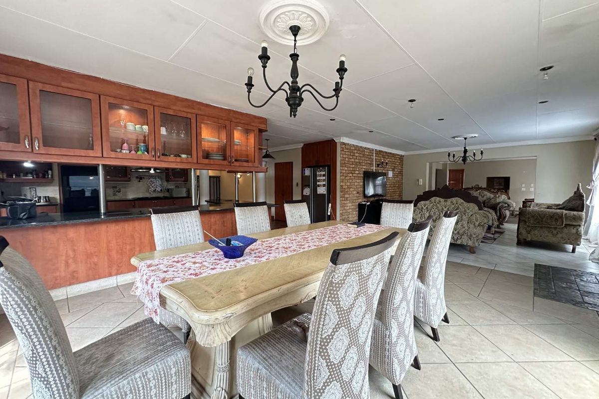 Exceptional Multi-Dwelling 1-Hectare Estate – Income & Lifestyle in One - Photo 5