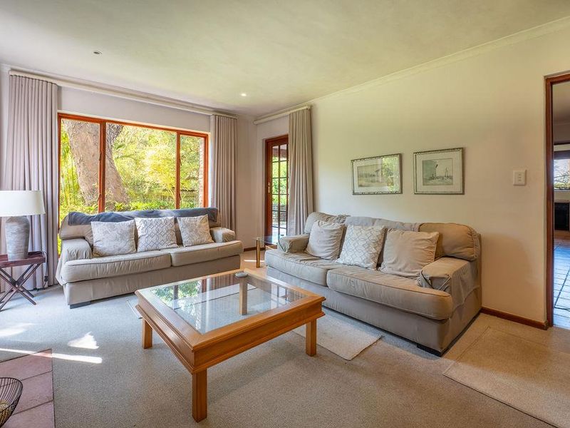 Don't judge the book by it's cover! - Photo 8