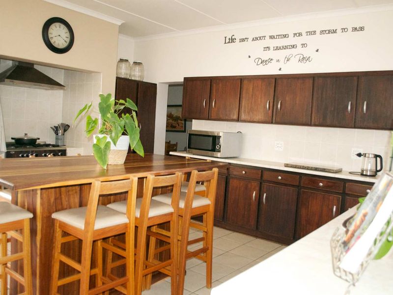 Stunning 4-Bedroom Upmarket Home for Sale in Kakamas – Style, Space & Elegance! - Photo 10