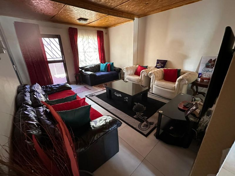 MODERN HOME FOR SALE IN OTJOMUISE - Photo 8