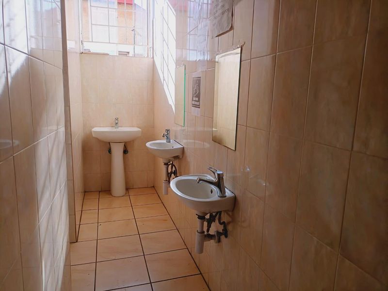 42 bedrooms NSFAS Accredited Student Accommodation for sale - Photo 4