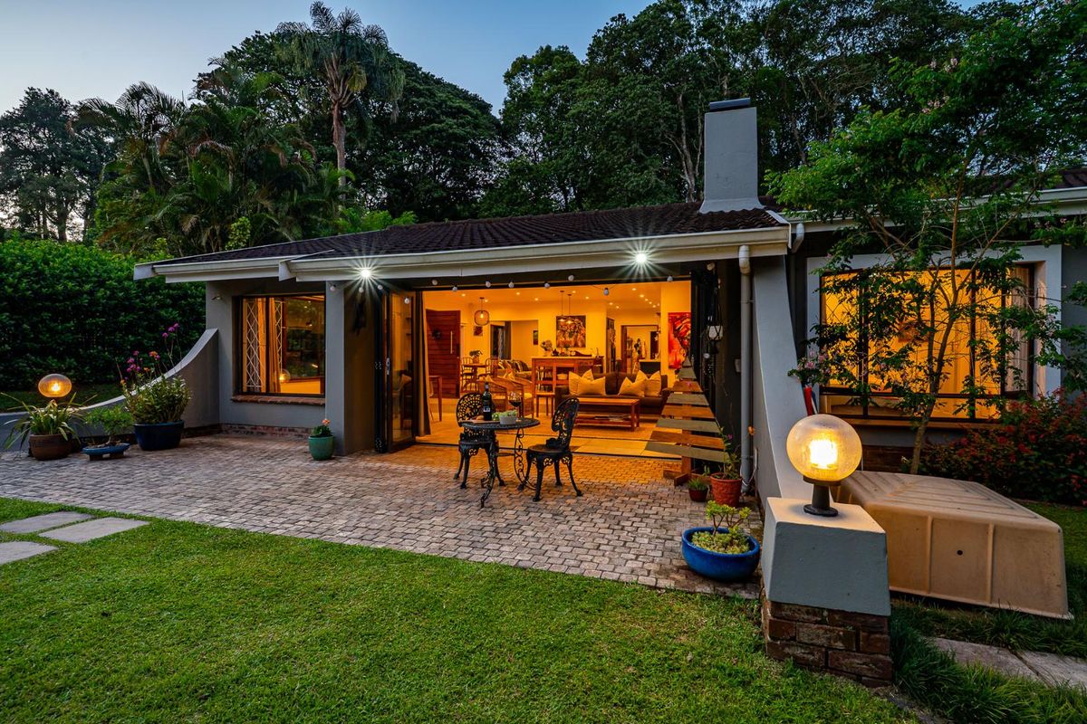 A HOME CURATED FOR LIVING, GATHERING AND GROWING IN THE HEART OF KLOOF! - Photo 5