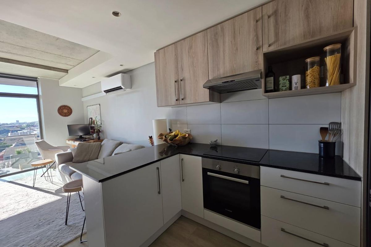 One Bed with Sea Views in Woodstock Quarter - Photo 5