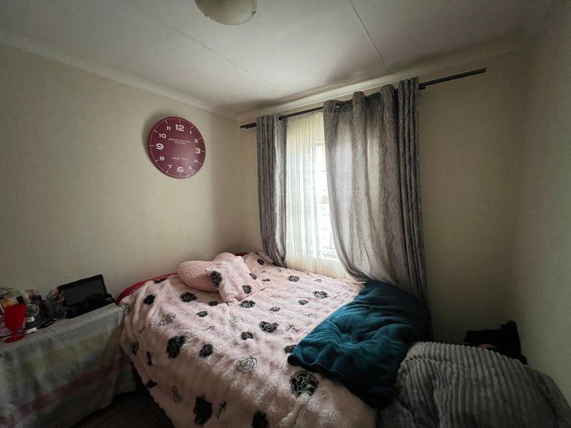 Secure 3-Bedroom Family Home in the Sought-After Leopard's Rest Estate! - Photo 7