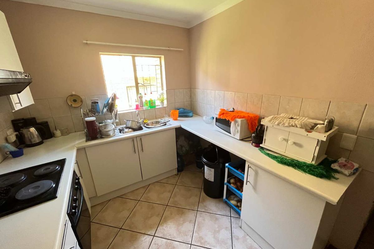 Centrally located ground floor apartment in Greenhills - Photo 4