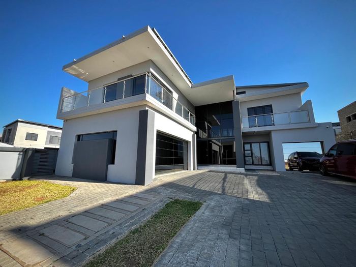 Property #2422344, House For Sale in Six Fountains Residential Estate