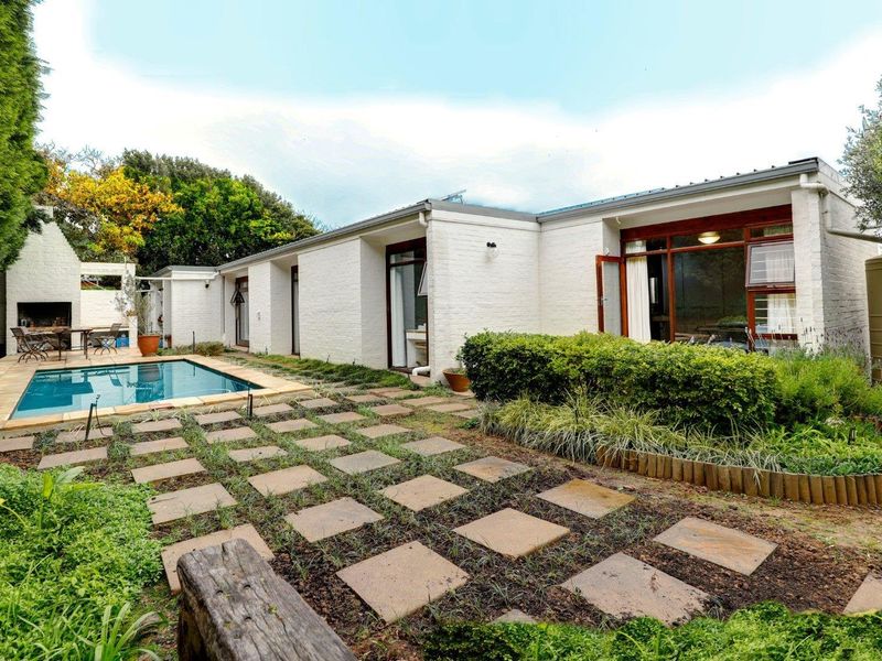 Surround yourself with character and style! - Photo 2