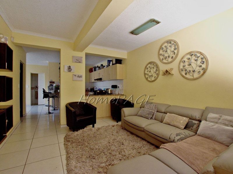 Central, Walvis Bay:  Townhouse in Villa Grande is for Sale - Photo 2