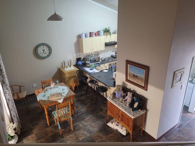 **FOR SALE - KLEINE PALACE, KLEINE KUPPE** - Photo 2