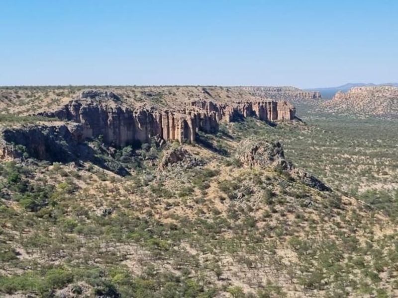 Escape to nature with this incredible 2500Ha farm — the perfect investment for a lodge. - Photo 8