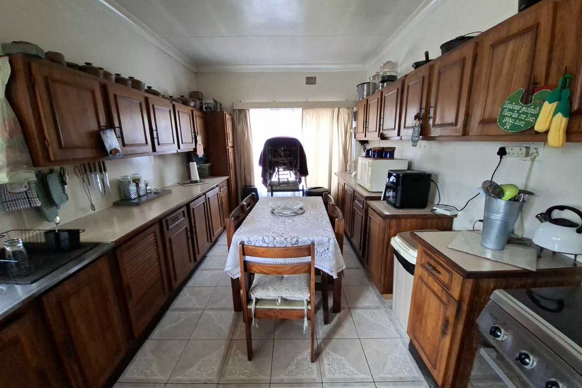 3 Bedroom Home with Flatlet for Sale - Photo 3