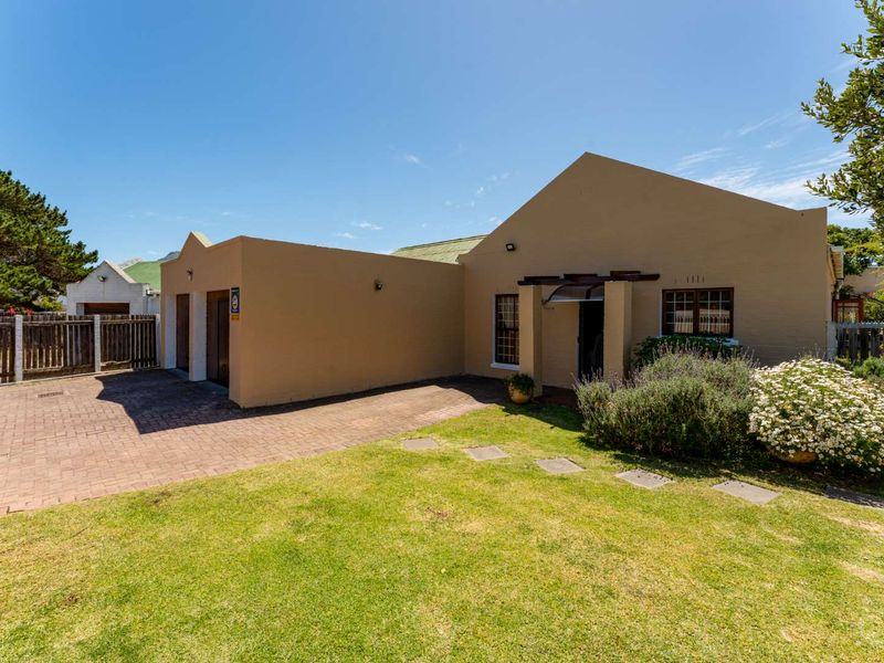 Home is where the heart is—and this one’s got plenty of it. - Photo 4