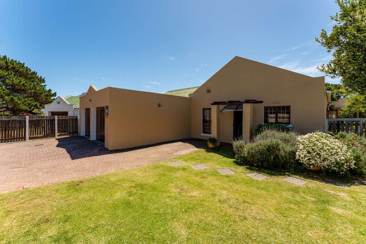 Home is where the heart is—and this one’s got plenty of it. - Photo 4