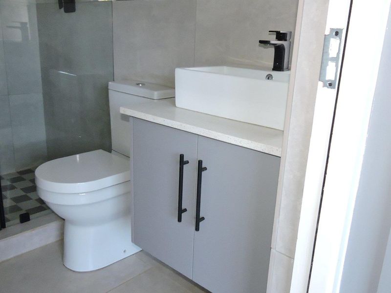 Modern ground floor 2 Bedroom apartment with garden in Brooklyn - Photo 5