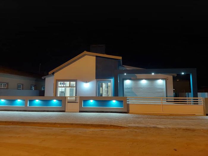 Property #2515479, House For Sale in Henties Bay Central