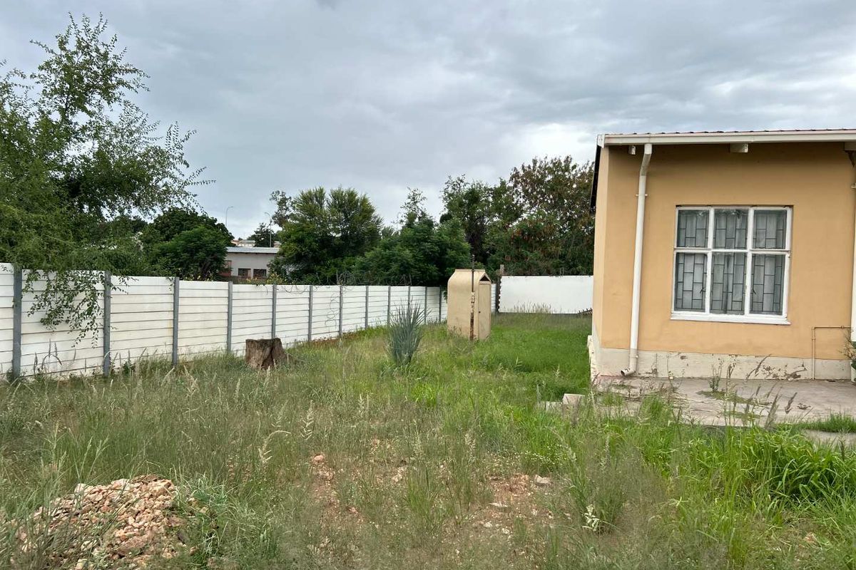 Your Dream Home Awaits in Soweto's Luxury Hill! - Photo 2