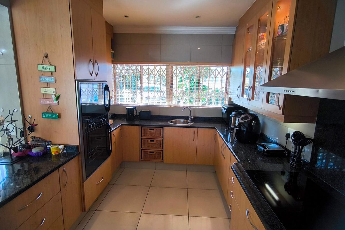 Prime Location in Brackenhurst! - Photo 4