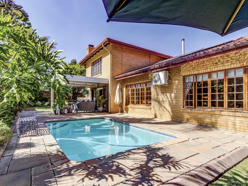 WORTHY OF THE PAGES OF GARDEN AND HOME... with solar and water solutions too! - Photo 4